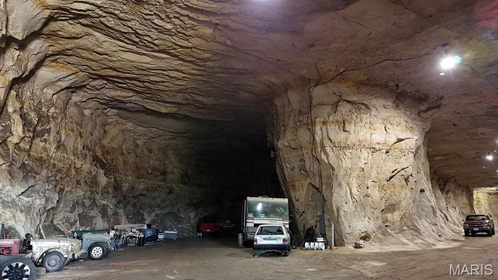 20 Cave Industrial Drive Property Photo 24