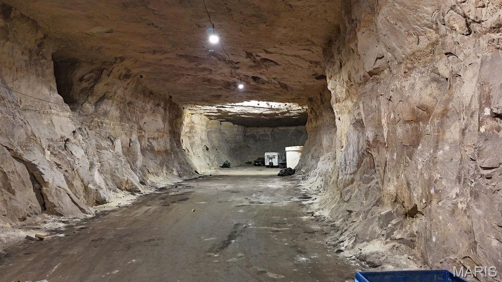 20 Cave Industrial Drive Property Photo 25