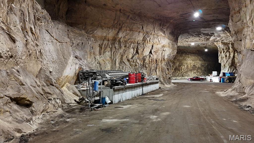 20 Cave Industrial Drive Property Photo 27