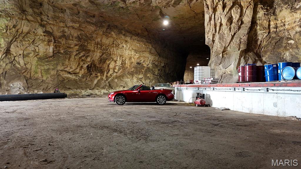 20 Cave Industrial Drive Property Photo 28