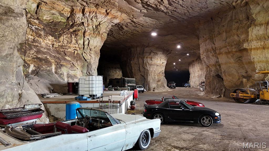 20 Cave Industrial Drive Property Photo 34