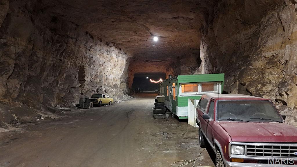20 Cave Industrial Drive Property Photo 35