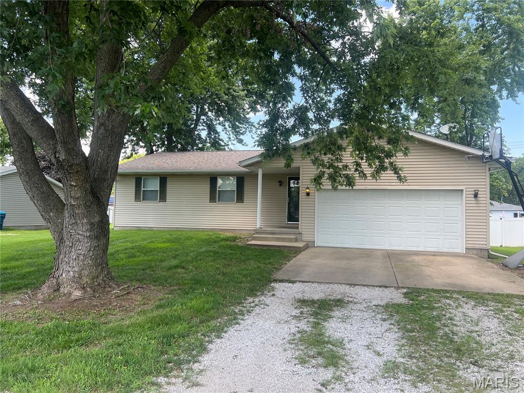 345 Illinois Avenue Property Photo 1