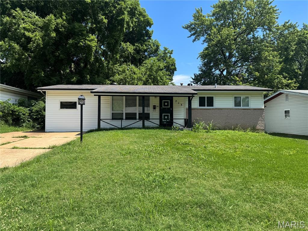 713 Lynn Haven Lane Property Photo 1