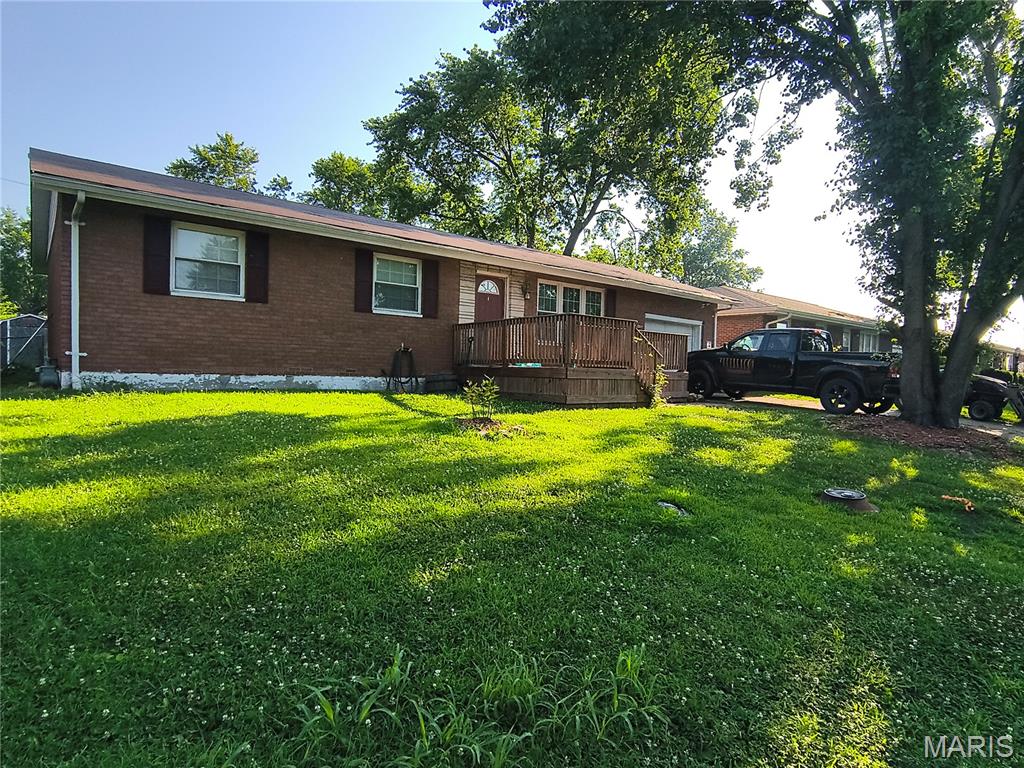15 Fontainebleau Drive Property Photo 1