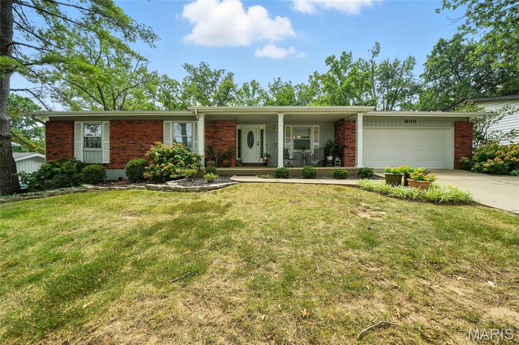 800 Clayworth Drive Property Photo 1