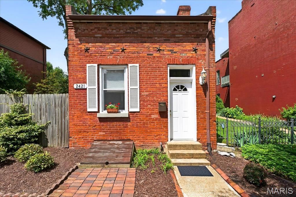 2421 Mcnair Ave Property Photo 1