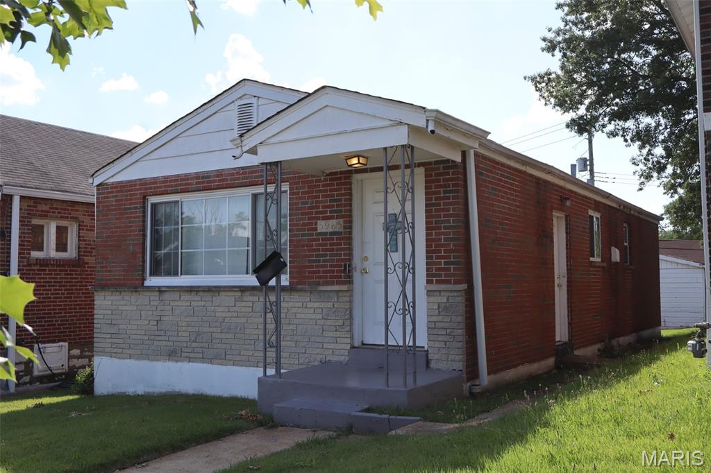 5965 Summit Ave Property Photo 1