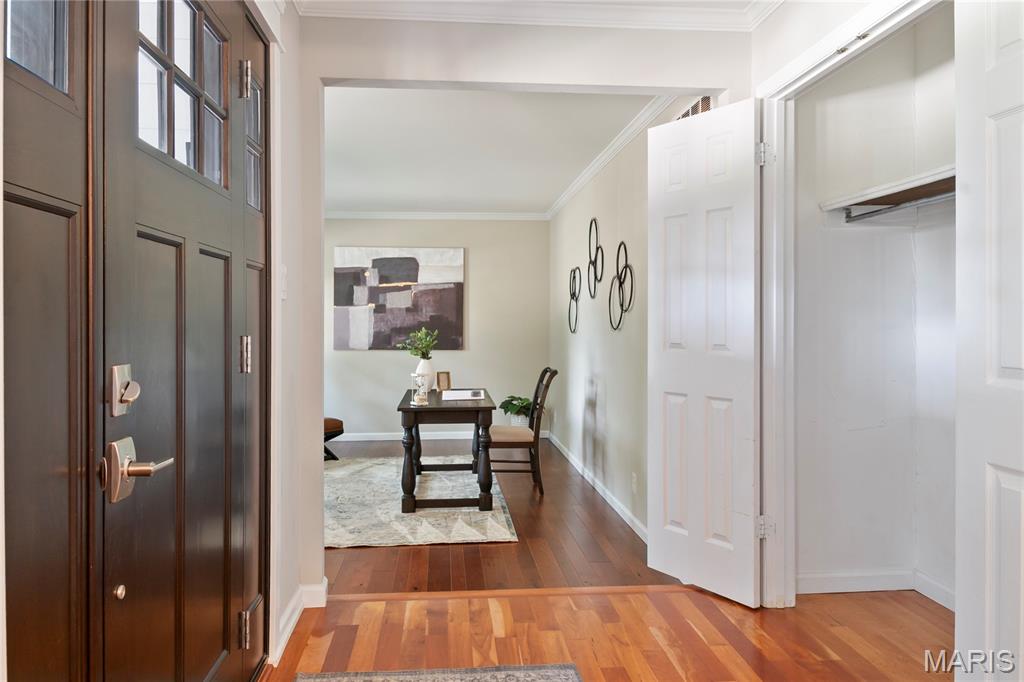 323 Branchport Drive Property Photo 1