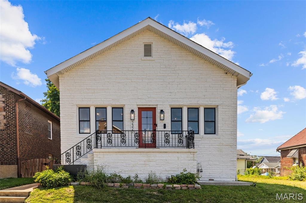 2323 Macklind Avenue Property Photo 1