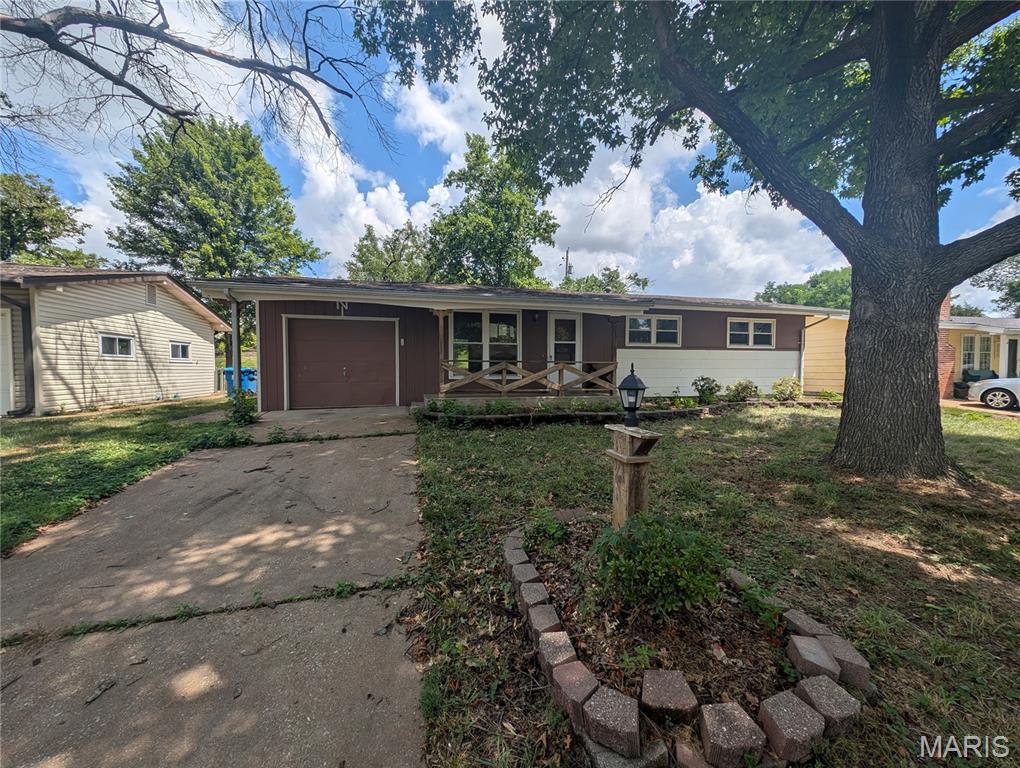 10533 Roscommon Drive Property Photo 1