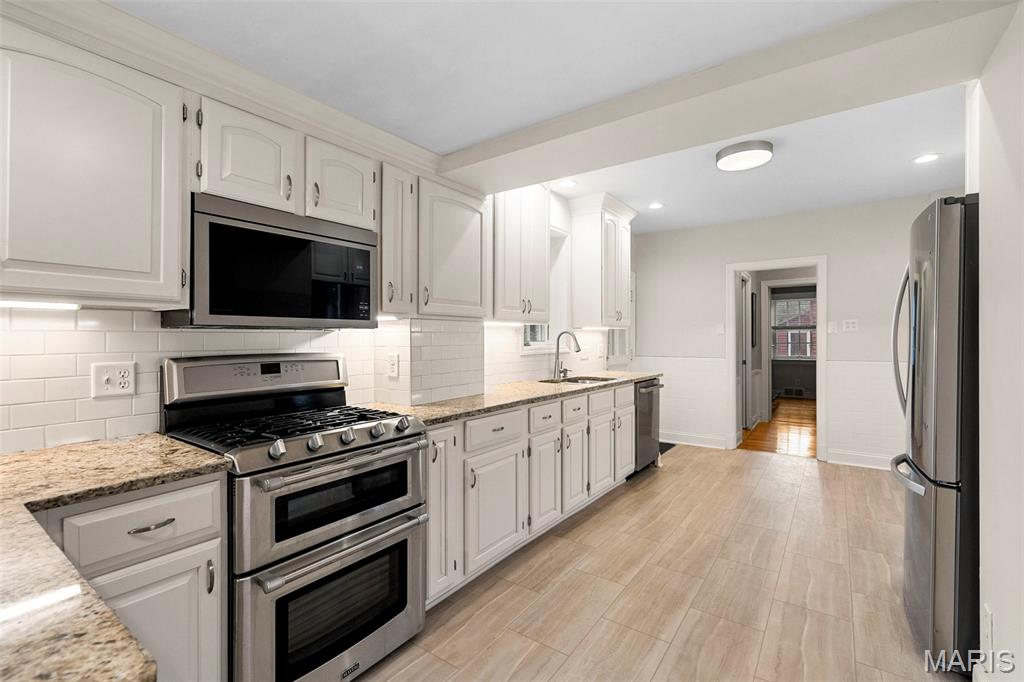 405 N Woodlawn Avenue Property Photo 9