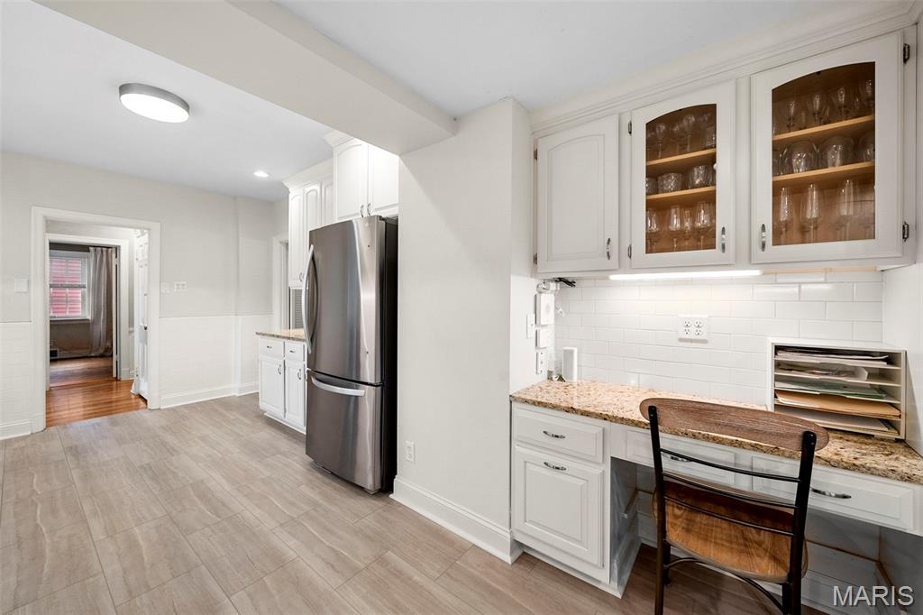 405 N Woodlawn Avenue Property Photo 12