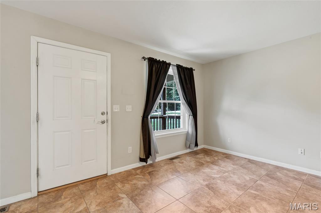 17395 Hickory Lick Valley Road Property Photo 4