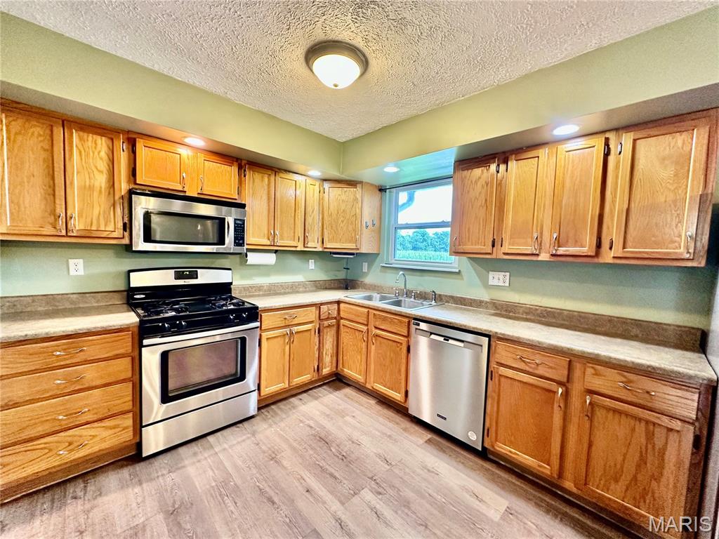 402 Thomas Street Property Photo 2