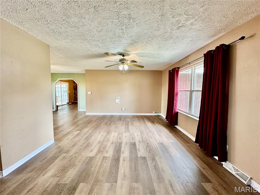 402 Thomas Street Property Photo 10