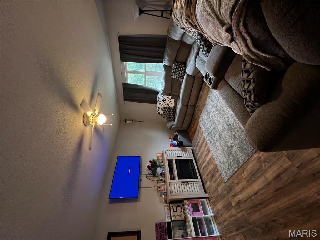 535 Chouteau Avenue Property Photo 2