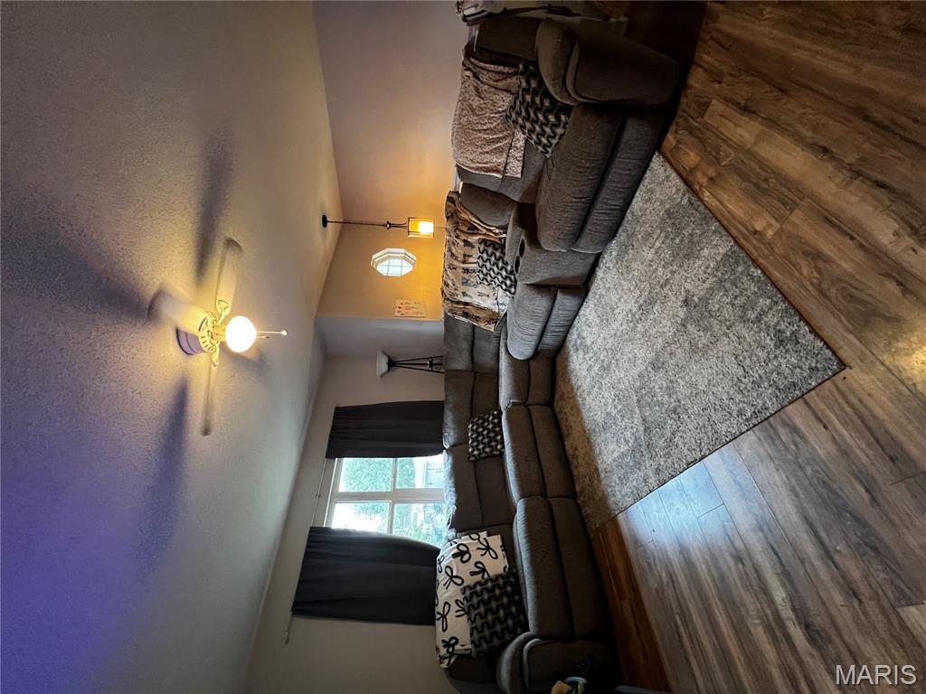 535 Chouteau Avenue Property Photo 3