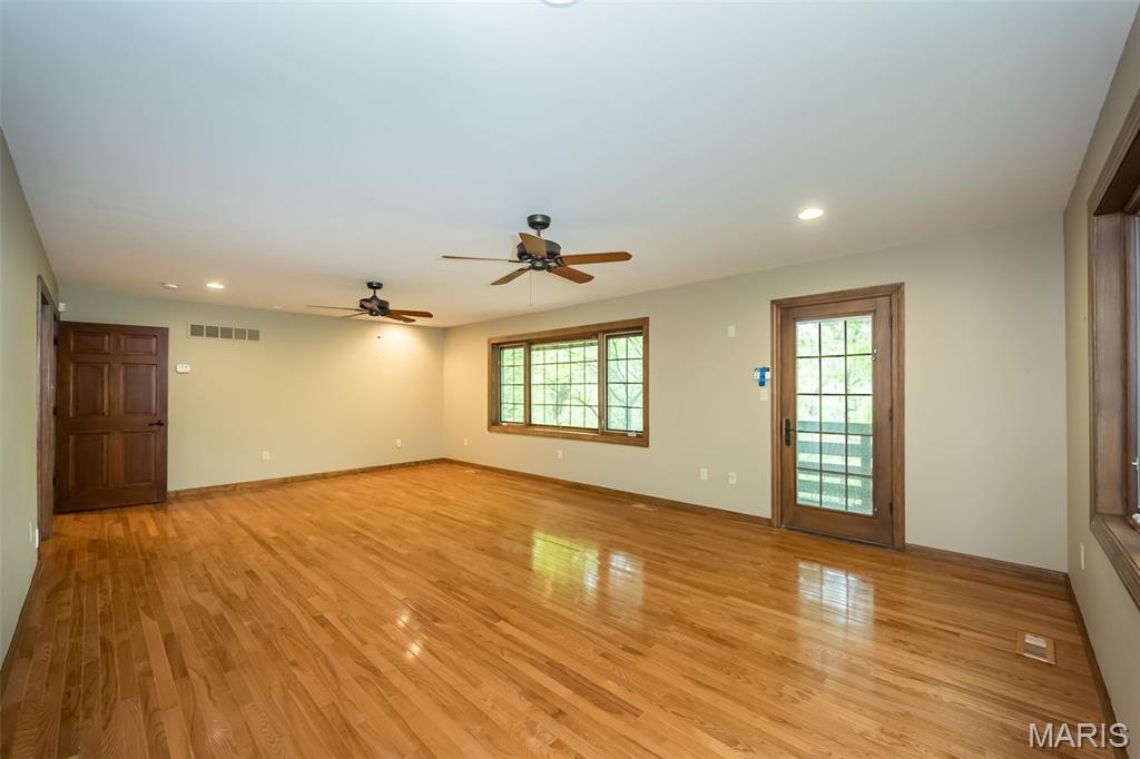 2731 Christy Avenue Property Photo 38