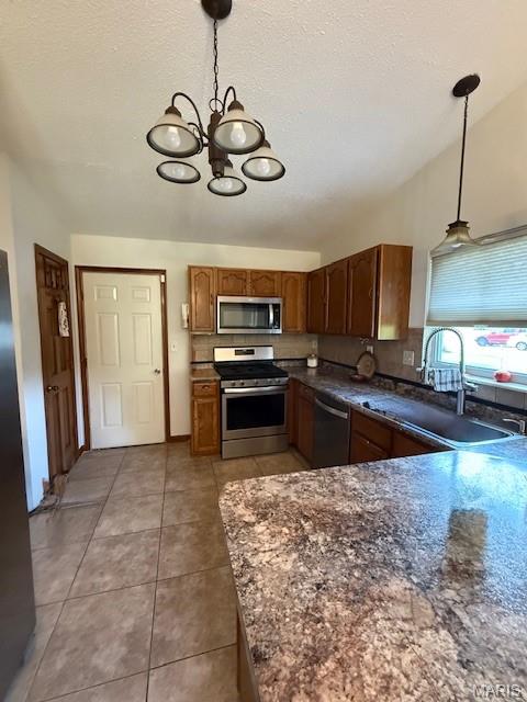 2112 Granite Court Property Photo 2