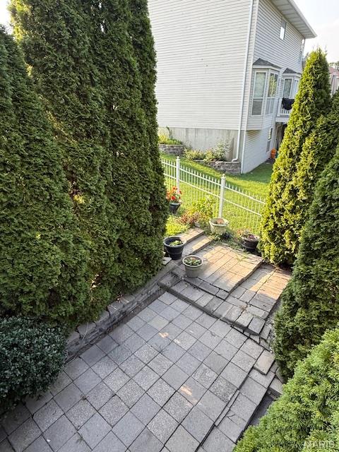 2112 Granite Court Property Photo 22
