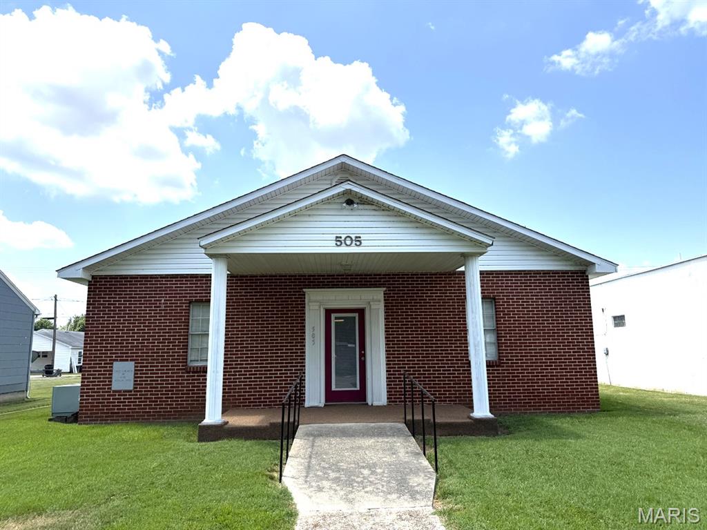 505 N Catalpa Street Property Photo 1