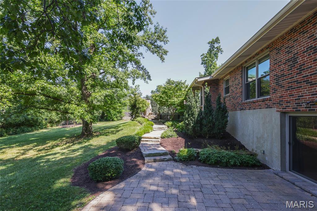19 W Ladue Estates Drive Property Photo 40