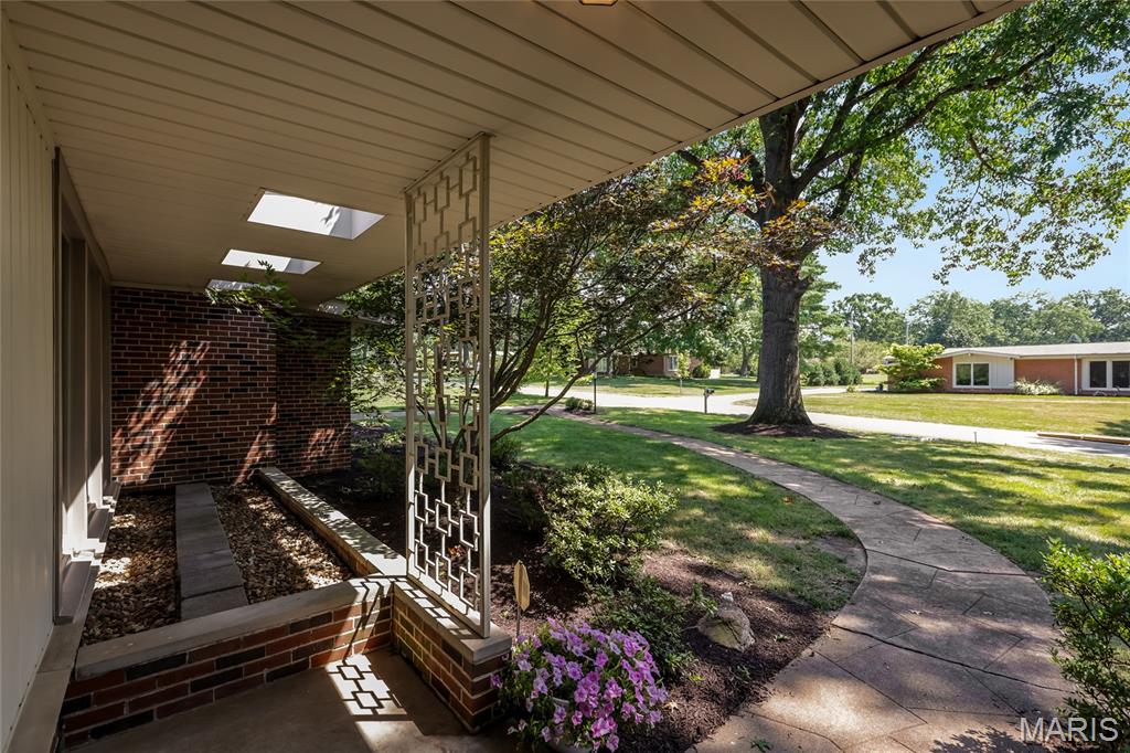 19 W Ladue Estates Drive Property Photo 43
