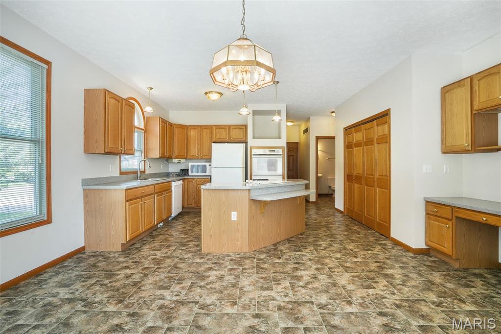 401 Marty Graten Court Property Photo 16