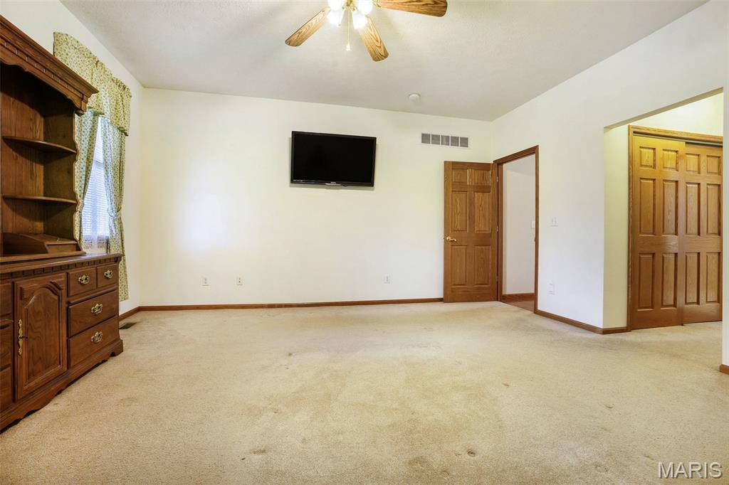 401 Marty Graten Court Property Photo 25