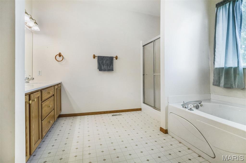401 Marty Graten Court Property Photo 28