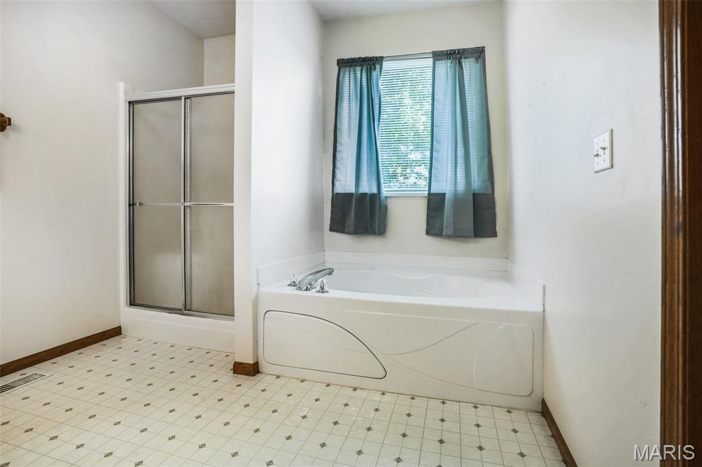 401 Marty Graten Court Property Photo 30