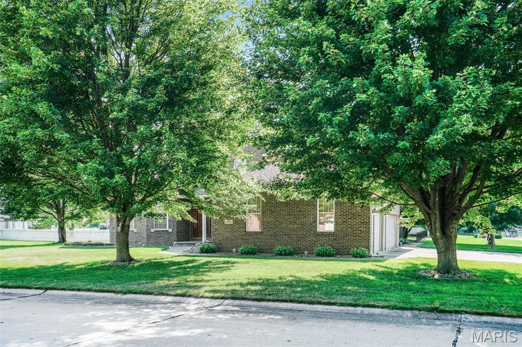 401 Marty Graten Court Property Photo 48