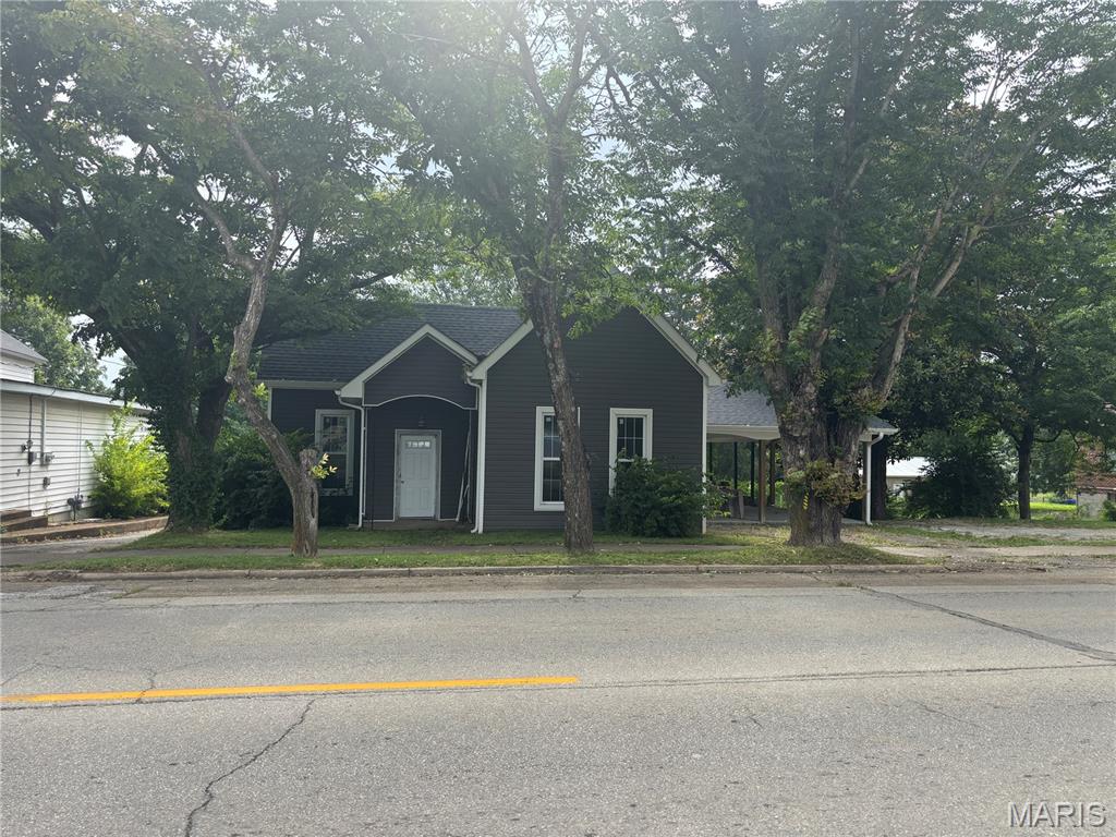 211 S Main Street Property Photo 1