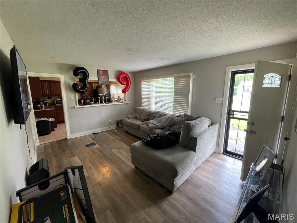 9721 Vickie Place Property Photo 2