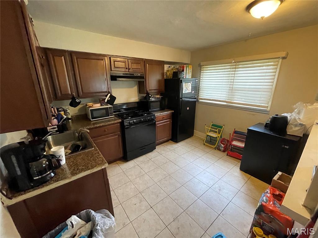 9721 Vickie Place Property Photo 3