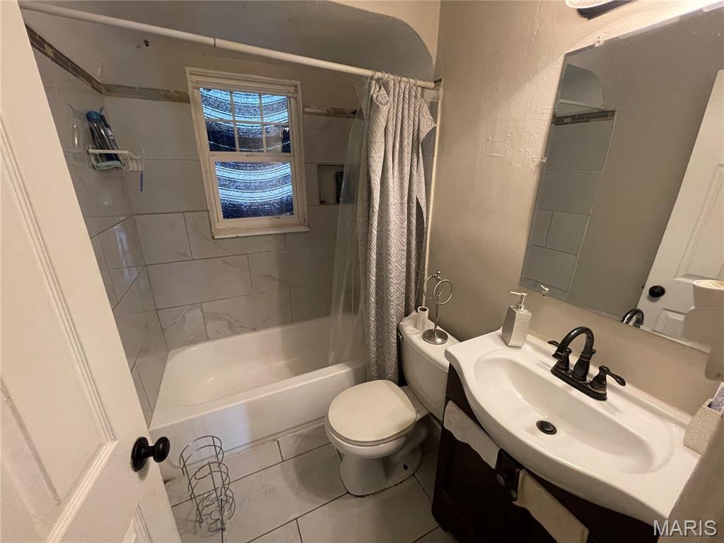 9721 Vickie Place Property Photo 6