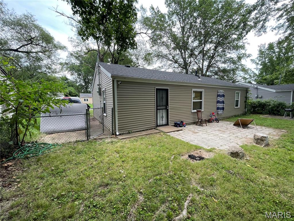 9721 Vickie Place Property Photo 9