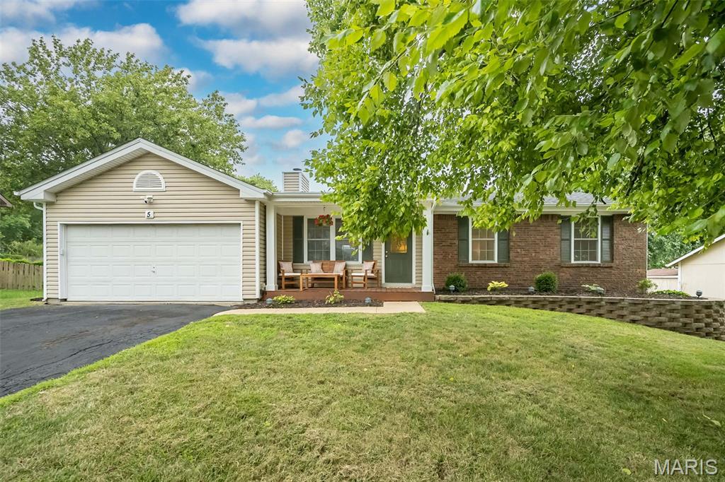 5 Bee Ridge Court