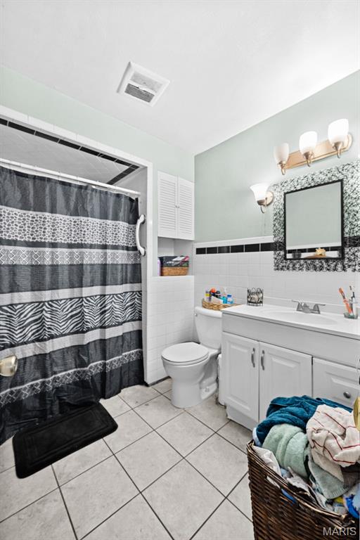 3129 Sussex Drive Property Photo 8