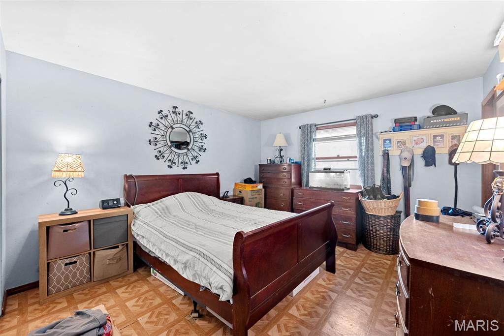 3129 Sussex Drive Property Photo 12