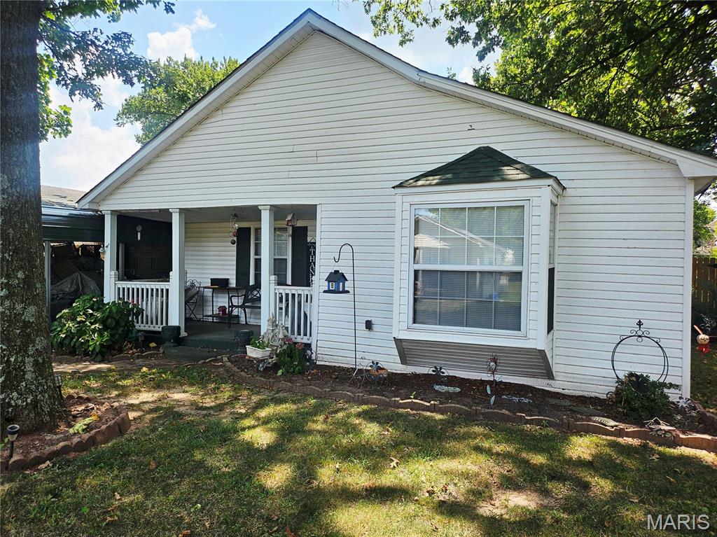 103 E 5th Street Property Photo 2
