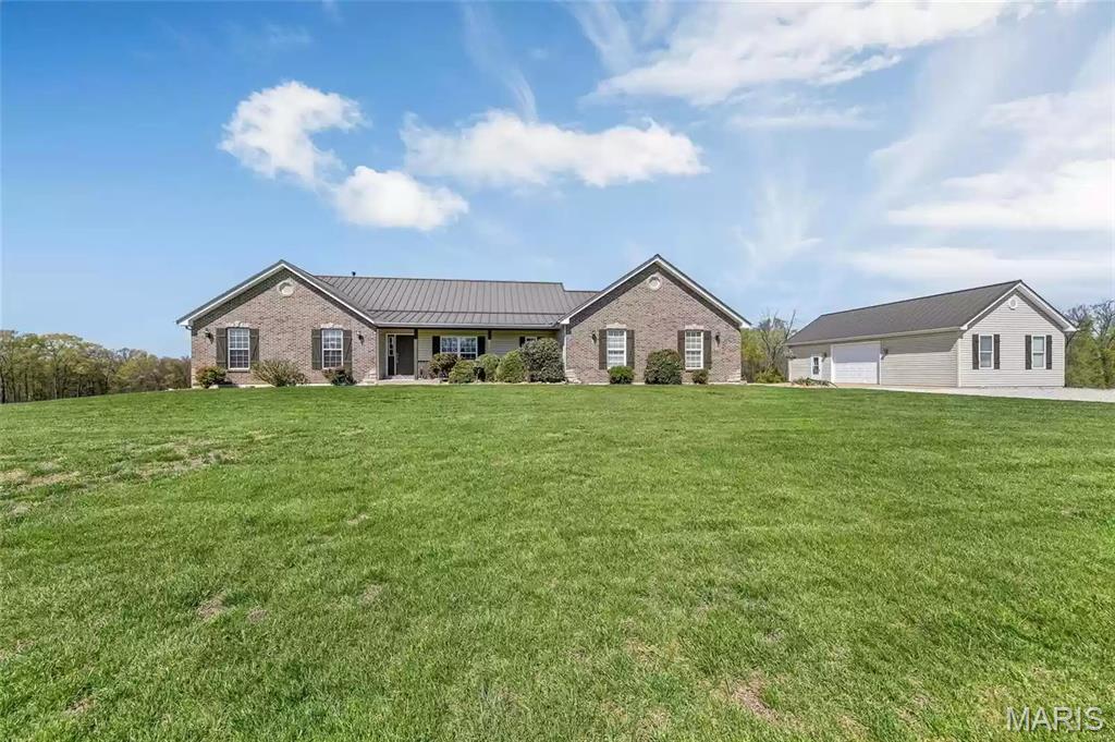 3935 Highway T Property Photo 1