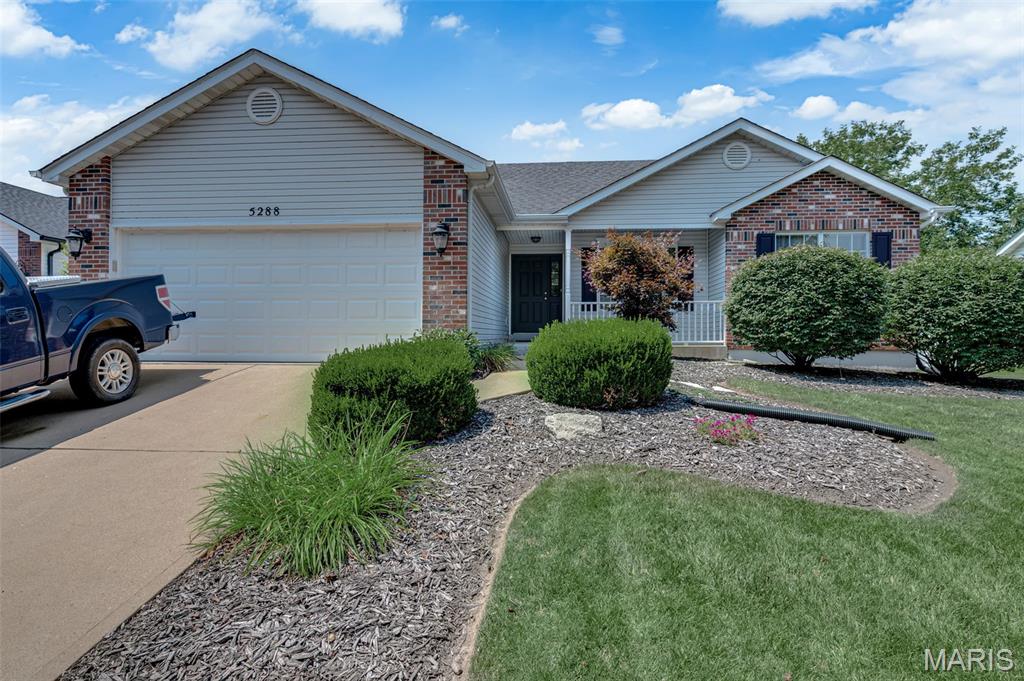 5288 Summer Circle Property Photo 1