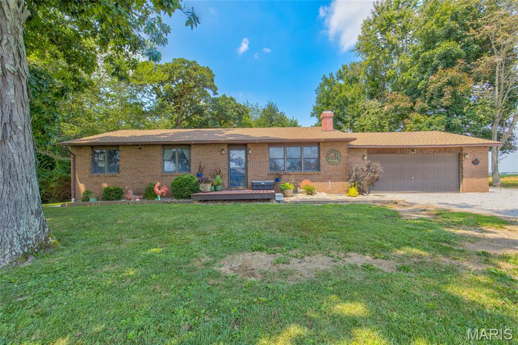 8945 Prairietown Road Property Photo 1