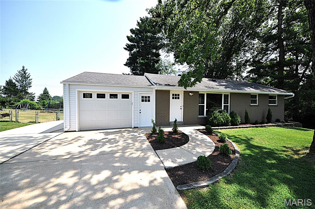 31 E Meadow Lane Property Photo 1