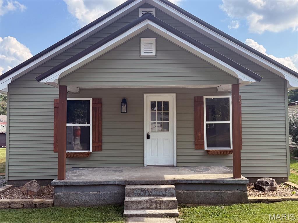 1308 E Oak Street Property Photo 1