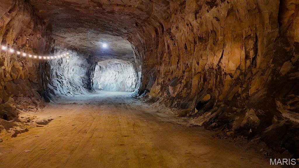 20 Cave Industrial Dr Property Photo 19