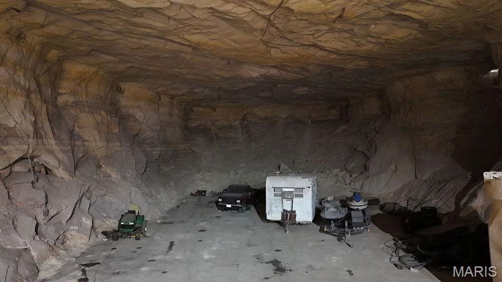 20 Cave Industrial Dr Property Photo 26