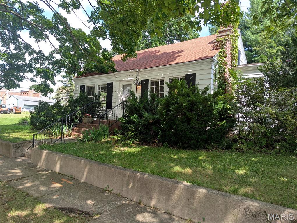 121 E South Avenue Property Photo 1